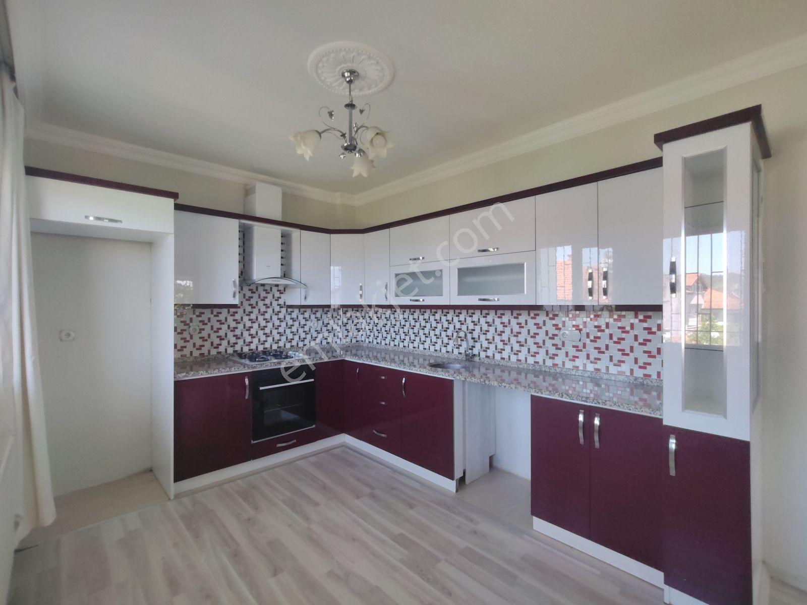 Geniş, Ferah Ve Müstakil Girişli 3+1 Kiralık Daire!