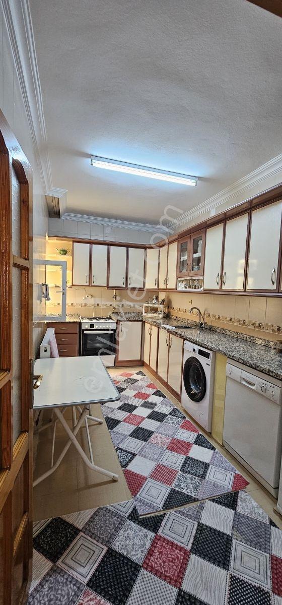 Güneş Mahallesinde 3 Katlı Garazlı 2+1 Müstakil Ev