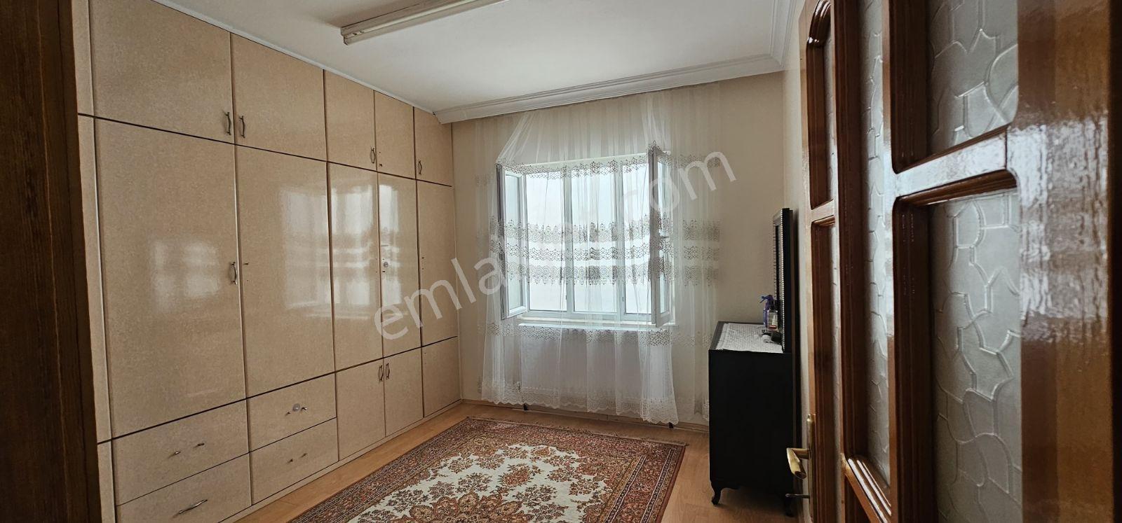 Güneş Mahallesinde 3 Katlı Garazlı 2+1 Müstakil Ev - Görsel 21