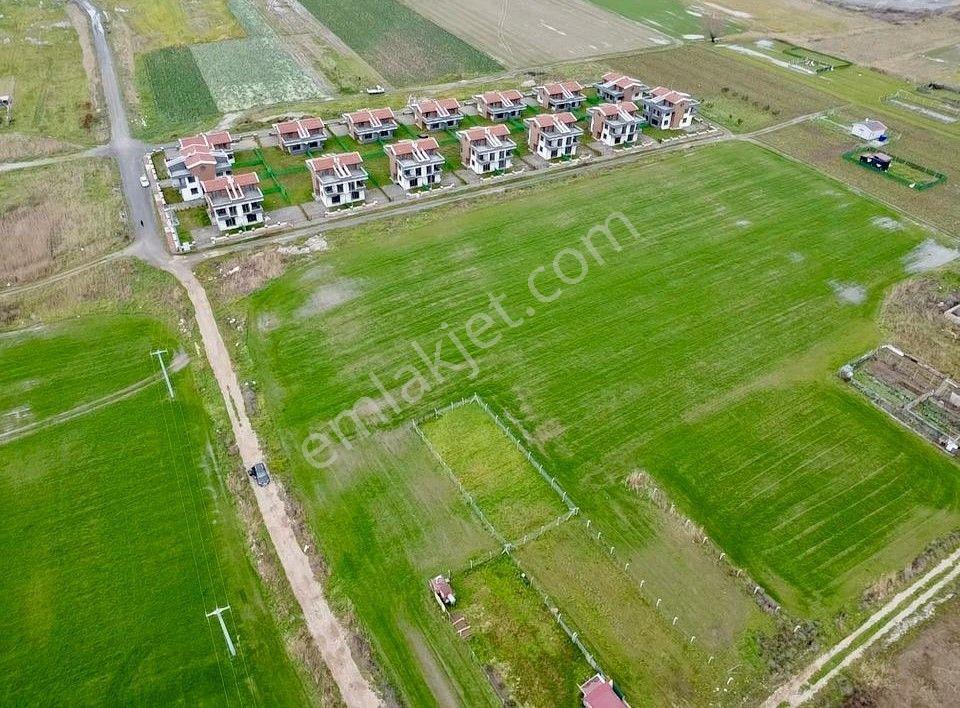 Eşsiz Konumda Yatırımlık 300m2 Sit Alanı Dışında Satılık Arsa - Görsel 5
