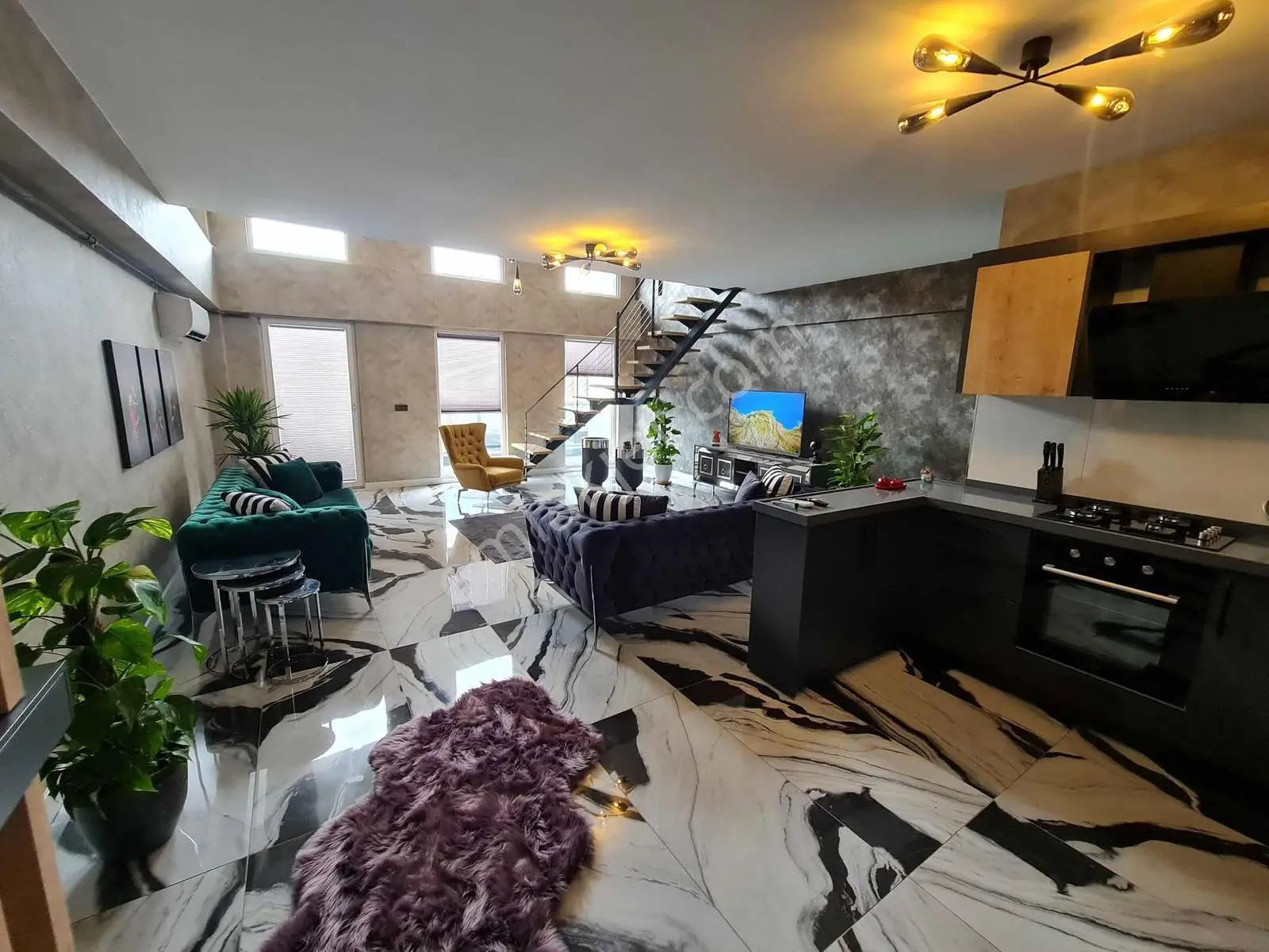 Batuhan Demiryakanoğlu'ndan Özlüce Vera Suit'te Eşyalı Loft