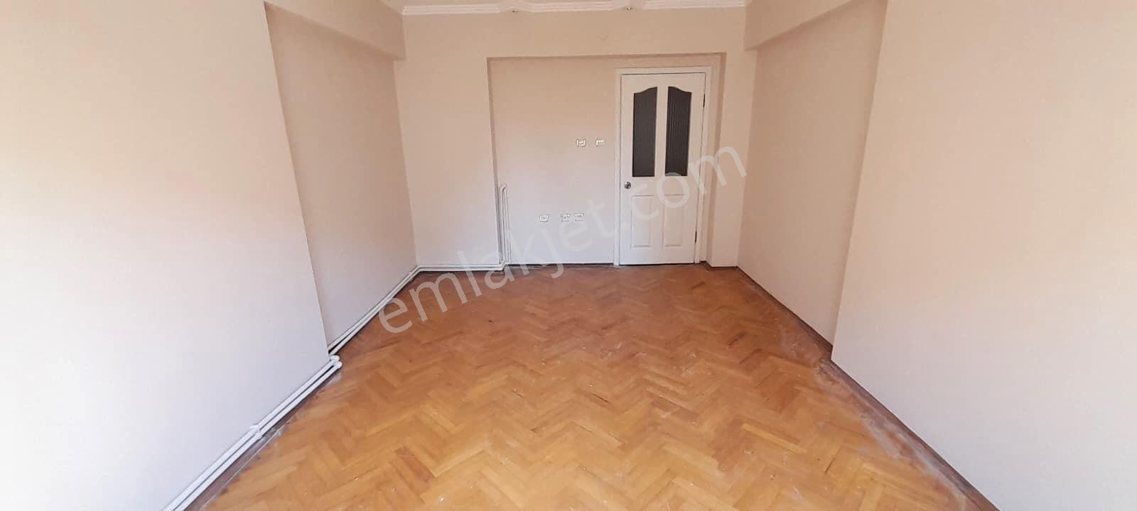Yarış Ortaokulu Yanı Cadde Üstü, Otoparklı 3+1 Kiralık Daire - Görsel 2