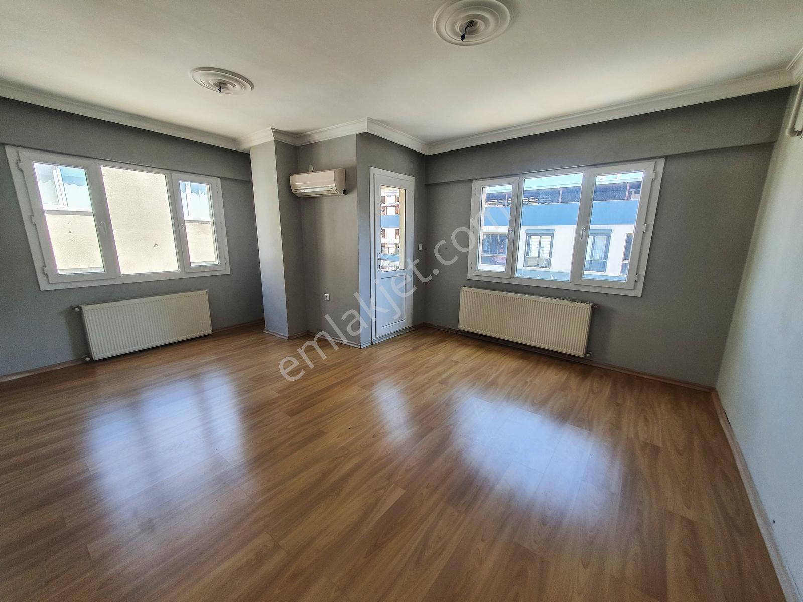 Genç Bina Cadde Üstü, Köşe Cepheli, Ebeveyn B. 2+1 Kiralık Daire - Görsel 12