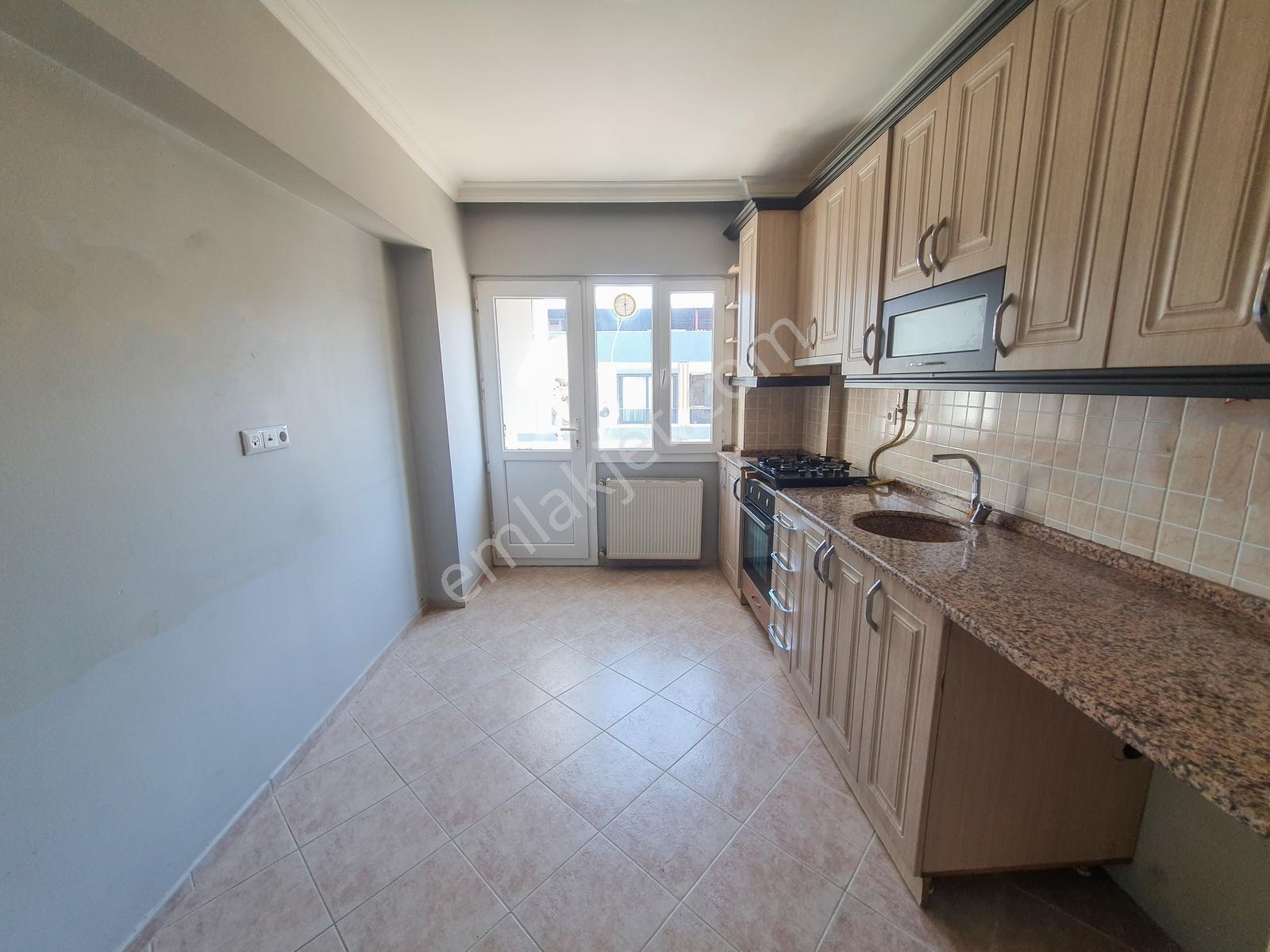 Genç Bina Cadde Üstü, Köşe Cepheli, Ebeveyn B. 2+1 Kiralık Daire - Görsel 19
