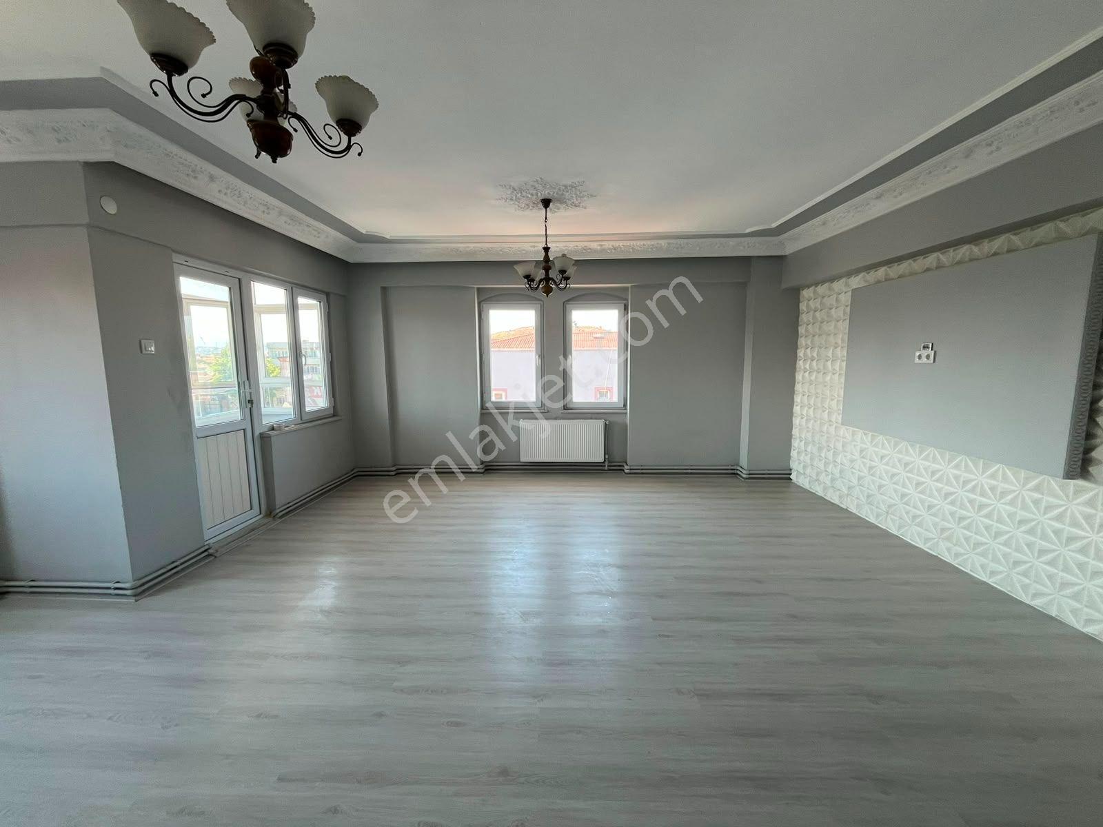 Remax Mavi'den Adapazarı Merkezde Satılık 3+1 - Görsel 3