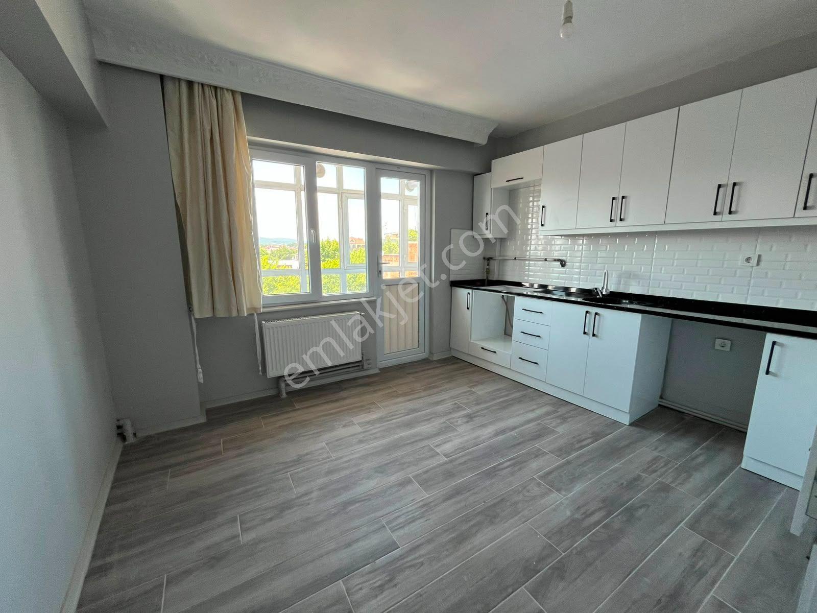 Remax Mavi'den Adapazarı Merkezde Satılık 3+1 - Görsel 6