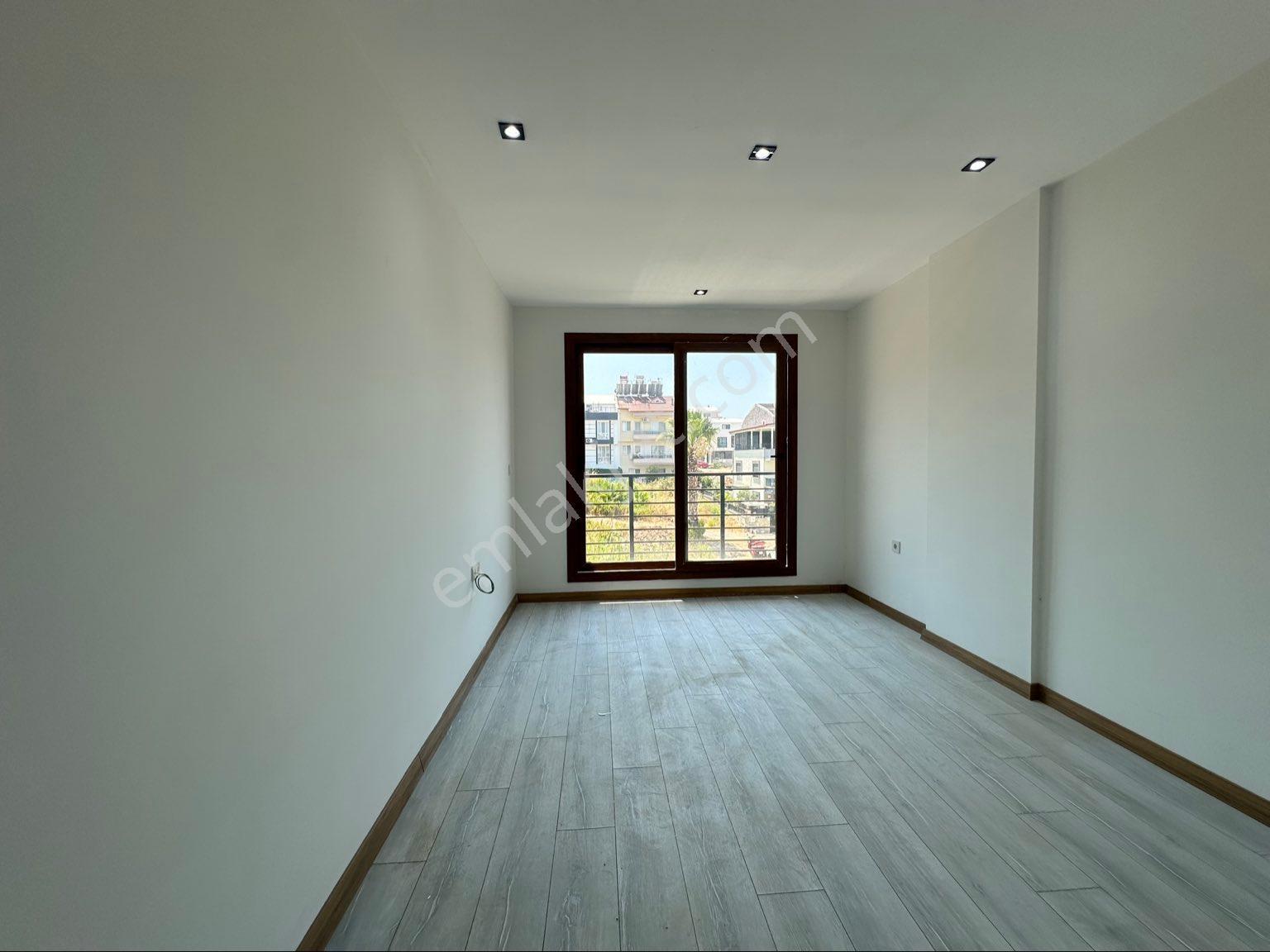 Didimde 5+1 Ayrı Mutfak Kapalı Otopark Müstakil Havuzlu Villa - Görsel 23