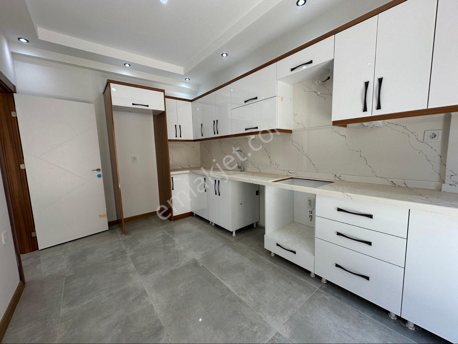 Didimde 5+1 Ayrı Mutfak Kapalı Otopark Müstakil Havuzlu Villa - Görsel 9