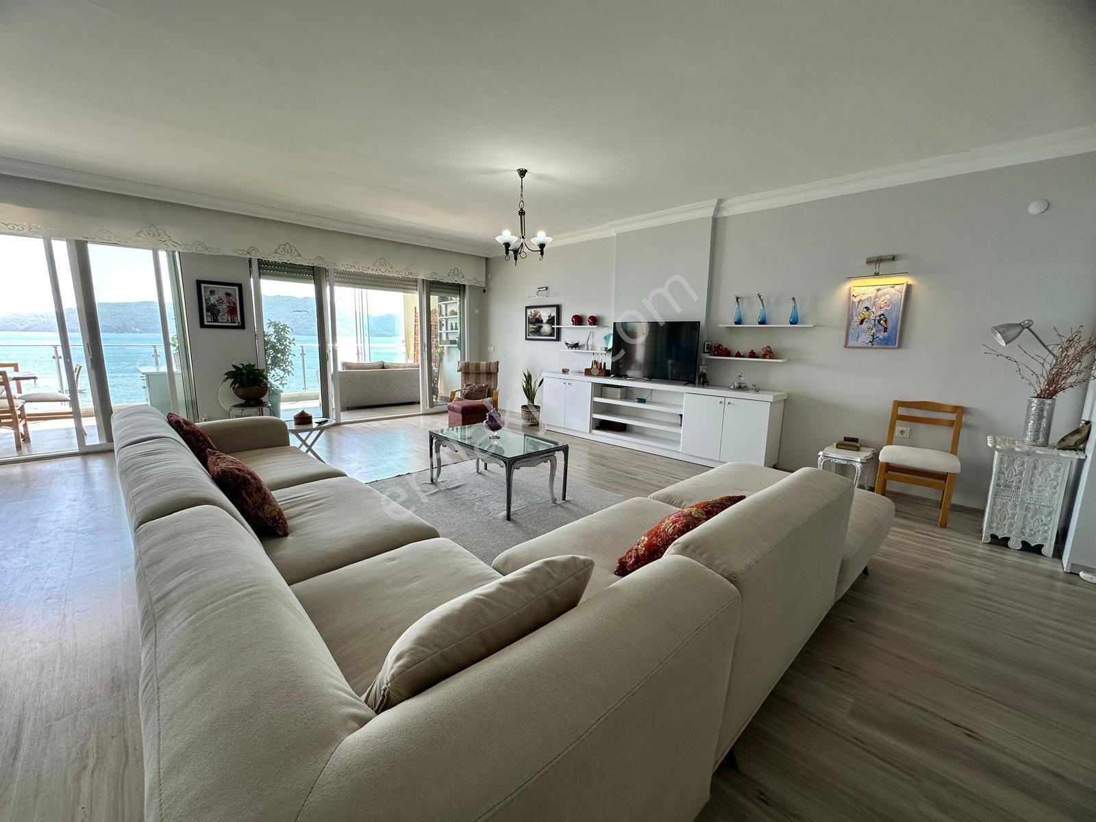 Adres Emlak - Denize Sıfır Panoramik Deniz Manzaralı Sezonluk Kiralık Daire - Görsel 7