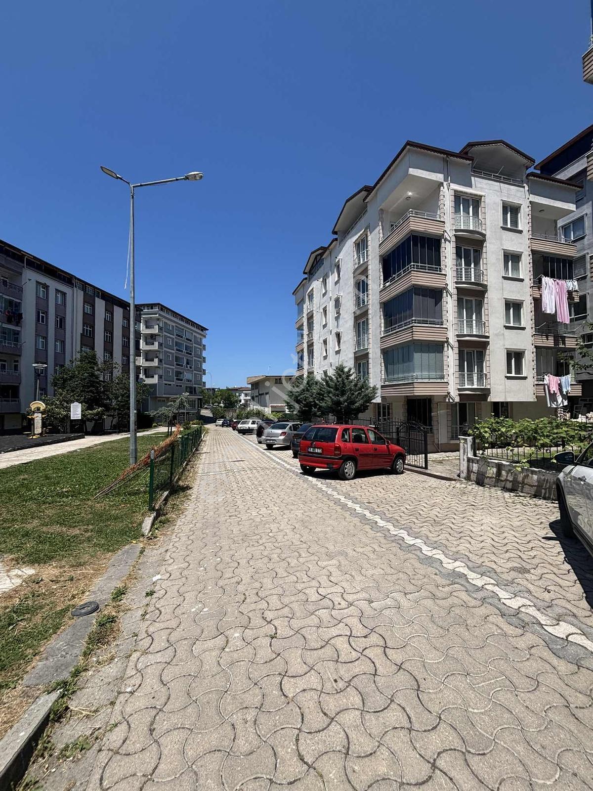 Yg'den Atatürk Mh. Sahile Yürüme Mesafesinde 3+1 Komple Eşyalı - Görsel 3