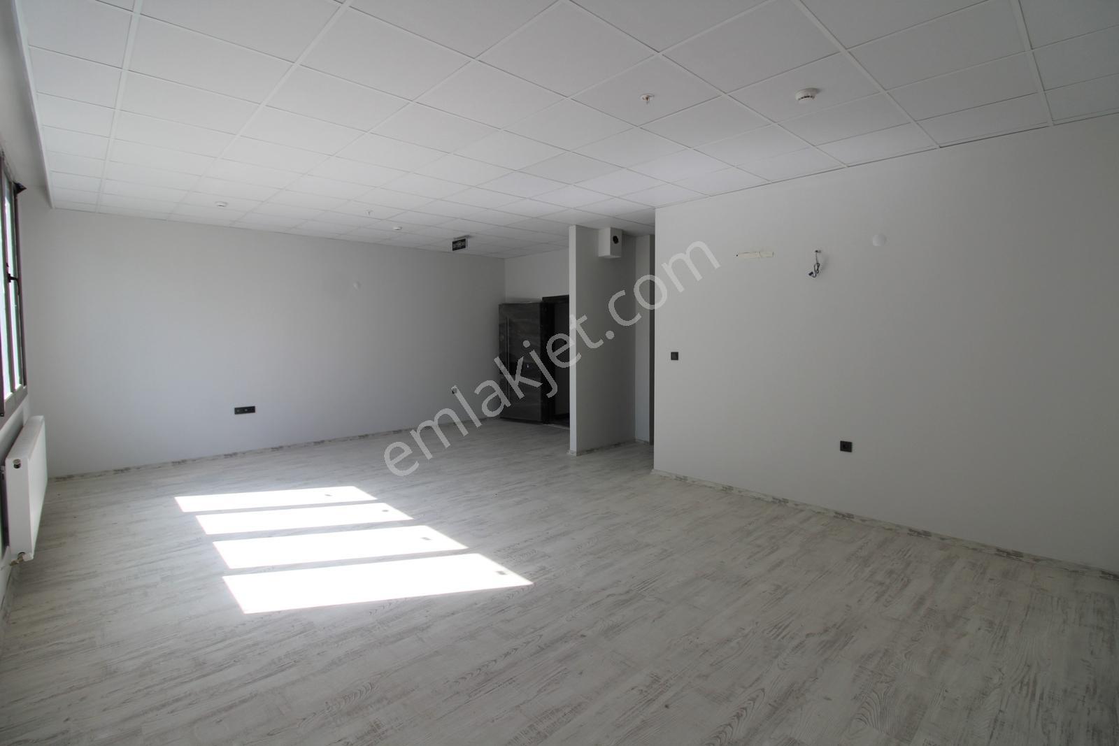 Karabağlar By Office 232 Plaza Ön Cephe Satılık 138 M2 - Görsel 20