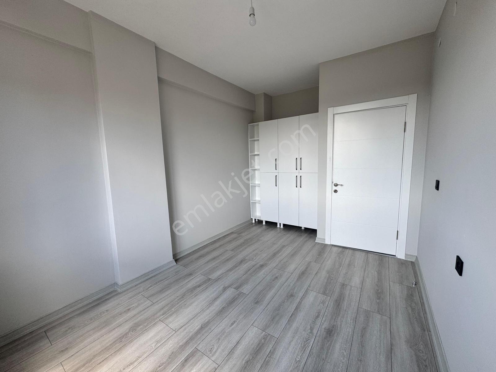Dumlupınar Mah'de Yola Yakın Ara Katta Full Yapılı Kiralık Daire - Görsel 9
