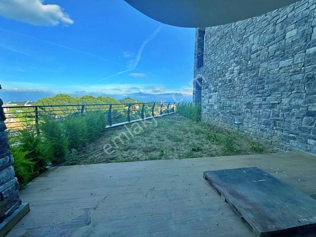Uytundan Gürede Panoramik Deniz Manzaralı Bahçeli 2+1 Dubleks - Görsel 13