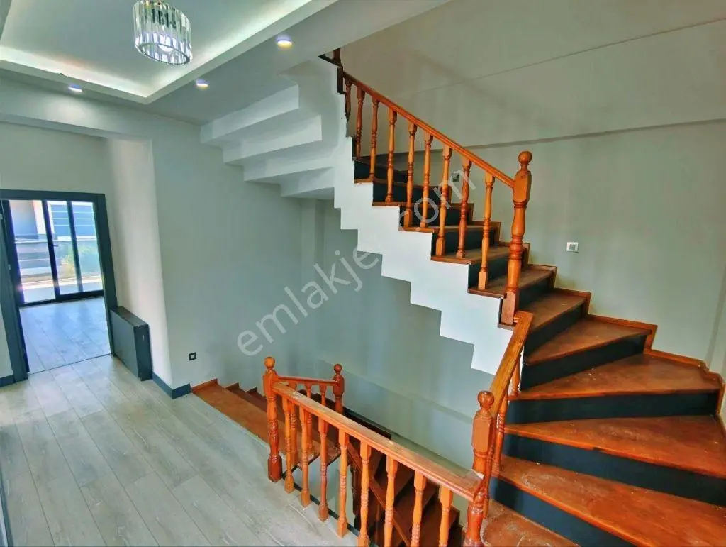 Uytundan Gürede Müstakil Havuzlu Ultra Lüks 5+1 Satılık Villa - Görsel 18