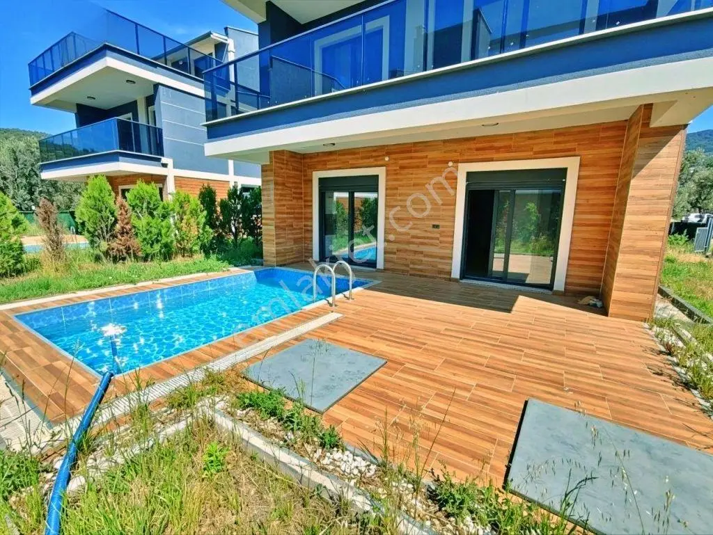 Uytundan Gürede Müstakil Havuzlu Ultra Lüks 5+1 Satılık Villa - Görsel 2