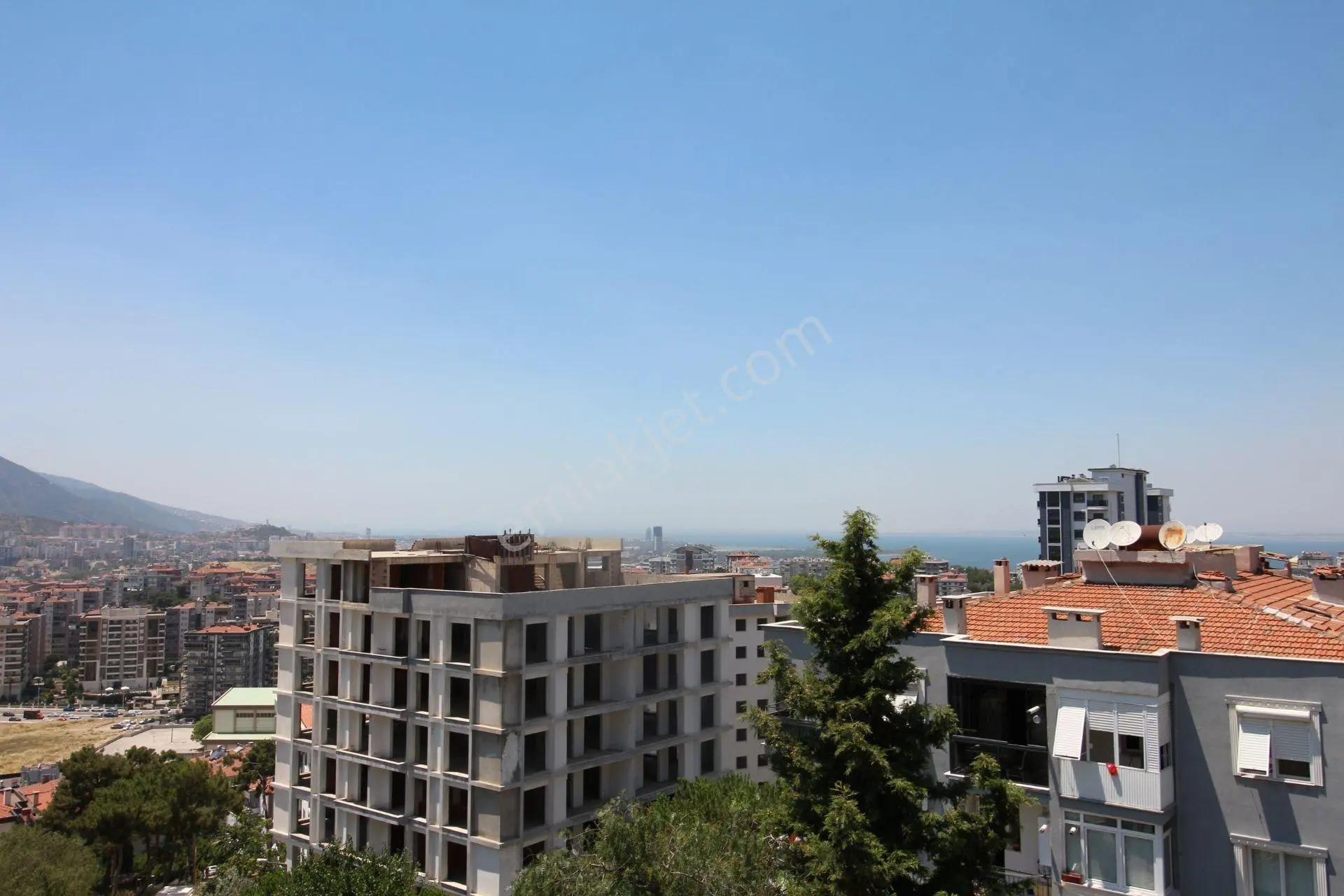 Tahsin Yazıcı Mah. Deniz Manzaralı Doğalgazlı Arakat 3+1