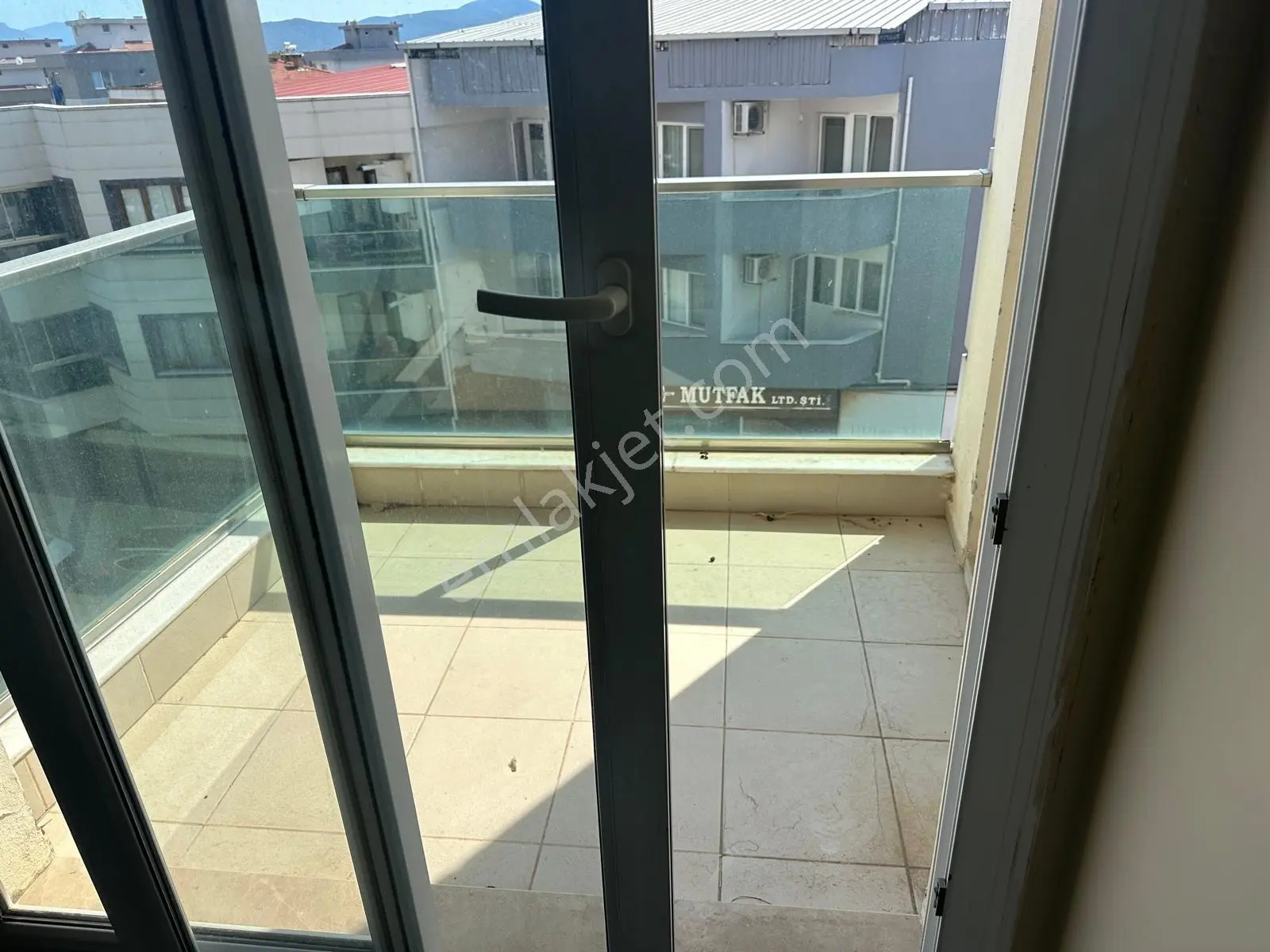 Menderes Turyap'tan Cüneytbey Mh. 3+1 Kiralık Arakat Geniş Daire - Görsel 5