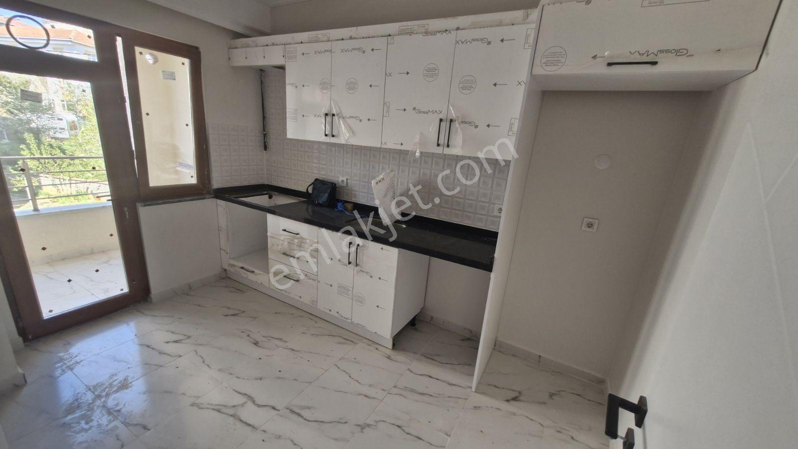 Çekmeköy Alemdağ Mh 3+1 120m Arakat Balkonlu Asansörlü İskanlı - Görsel 2