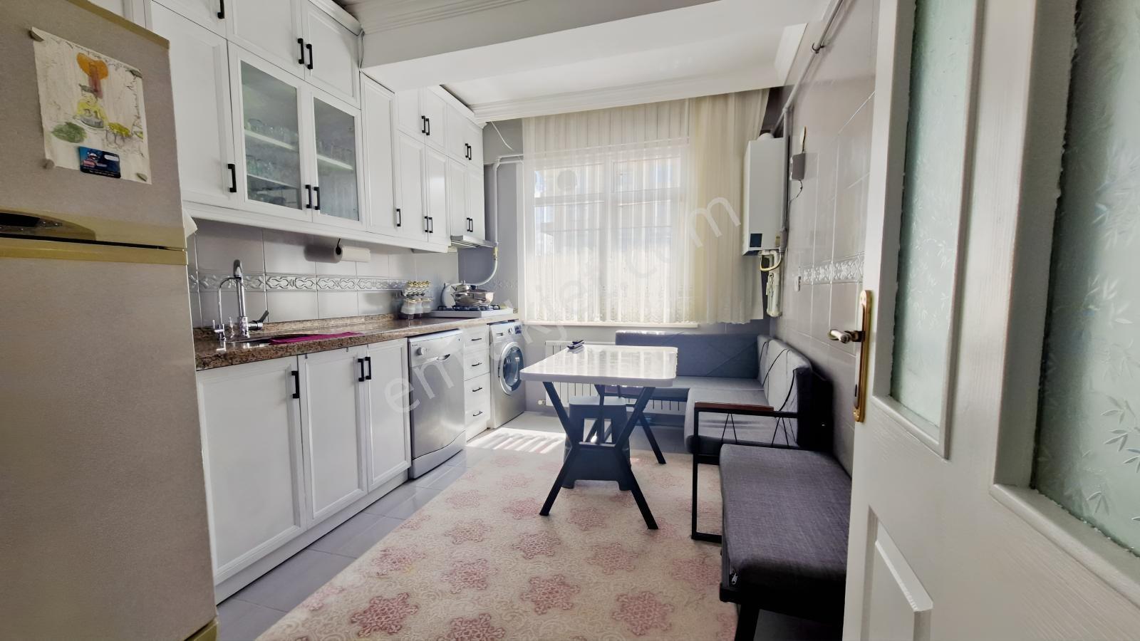 Ümraniye Parseller Mah 3+1 140m İçi Yenilenmiş Otoparklı Metro - Görsel 23