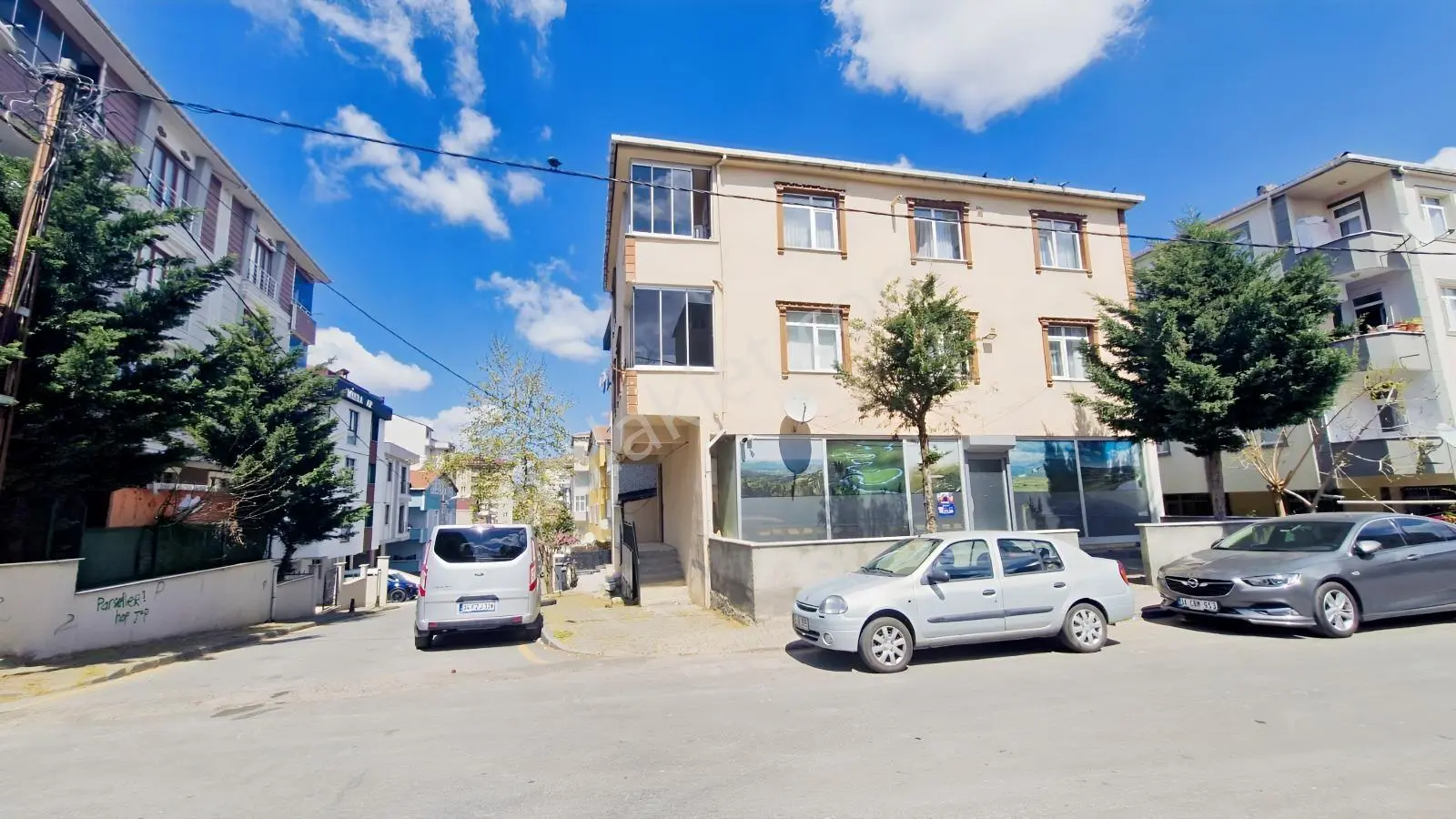 Ümraniye Parseller Mah 3+1 140m İçi Yenilenmiş Otoparklı Metro - Görsel 2