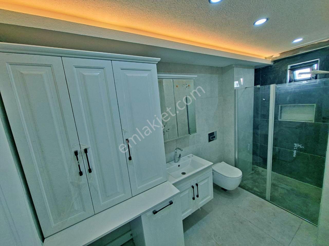 Uytundan Edremit Kadıköyde Özel Otoparklı Sıfır 3+1 Lüks Villa - Görsel 23