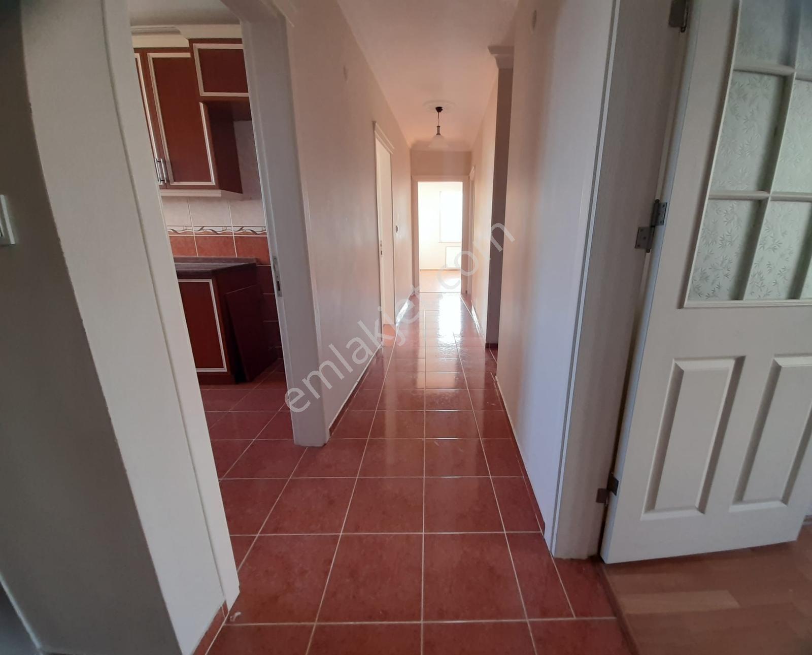 Pendik'te Satılık 3+1 Daire (metro Yürüme/deniz Manzaralı/boş) - Görsel 17