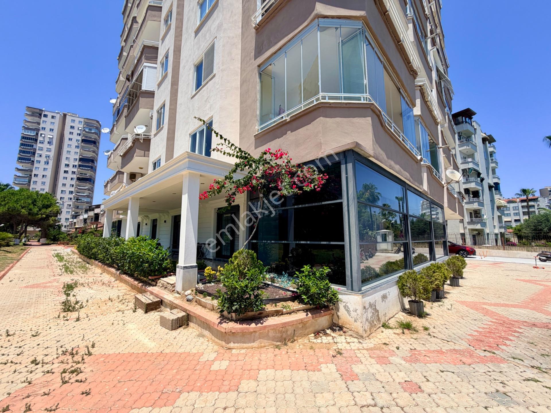 Onur Sitesi'nde Denize Sıfır Müstakil Bahçeli Özel Tasarım 3+1 Daire - Görsel 27