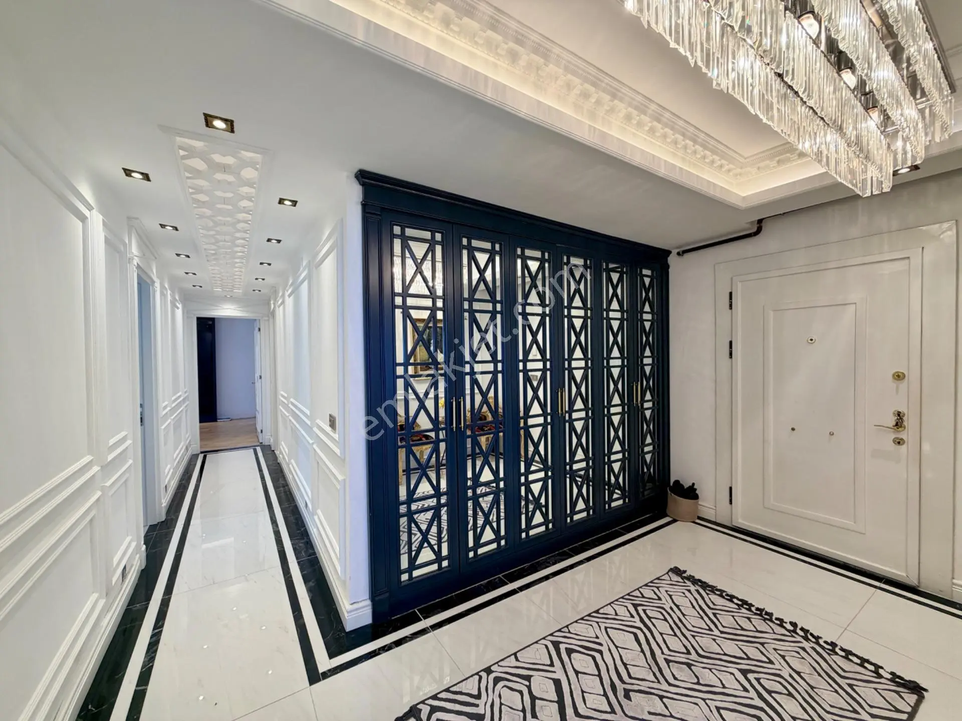 Onur Sitesi'nde Denize Sıfır Müstakil Bahçeli Özel Tasarım 3+1 Daire - Görsel 3
