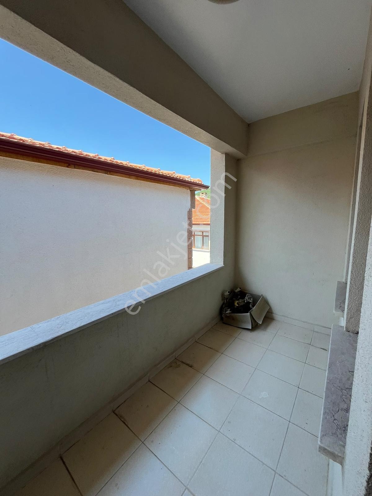 Cide Demirtaş Emlaktan Deniz Manzaralı 3+1 Kiralık Daire - Görsel 26