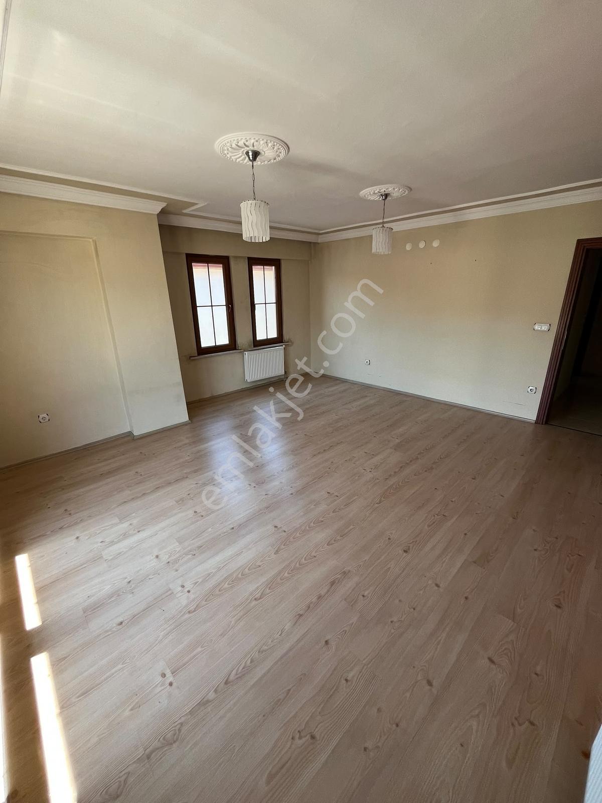 Cide Demirtaş Emlaktan Deniz Manzaralı 3+1 Kiralık Daire - Görsel 15