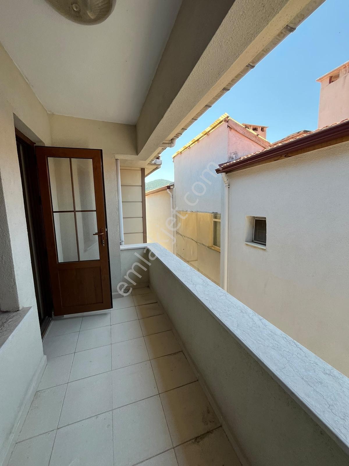 Cide Demirtaş Emlaktan Deniz Manzaralı 3+1 Kiralık Daire - Görsel 24