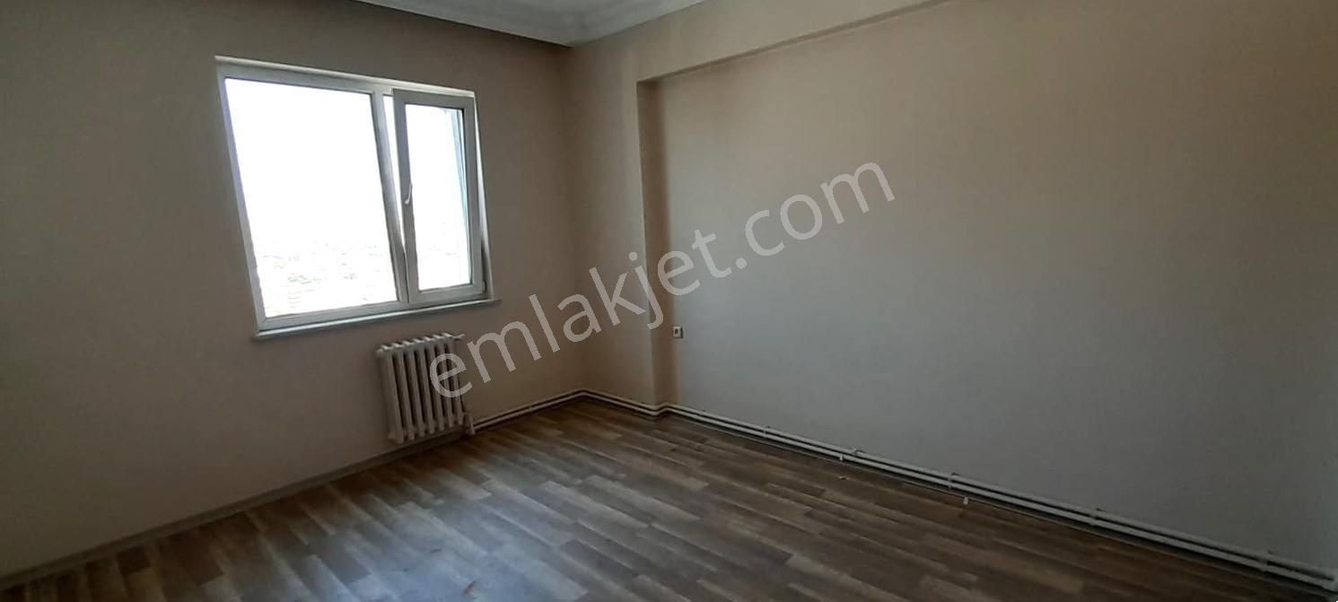 A.menders Özgülen Sitesi İçi Yenilenmiş,geniş 2+1 Kiralık Daire - Görsel 21