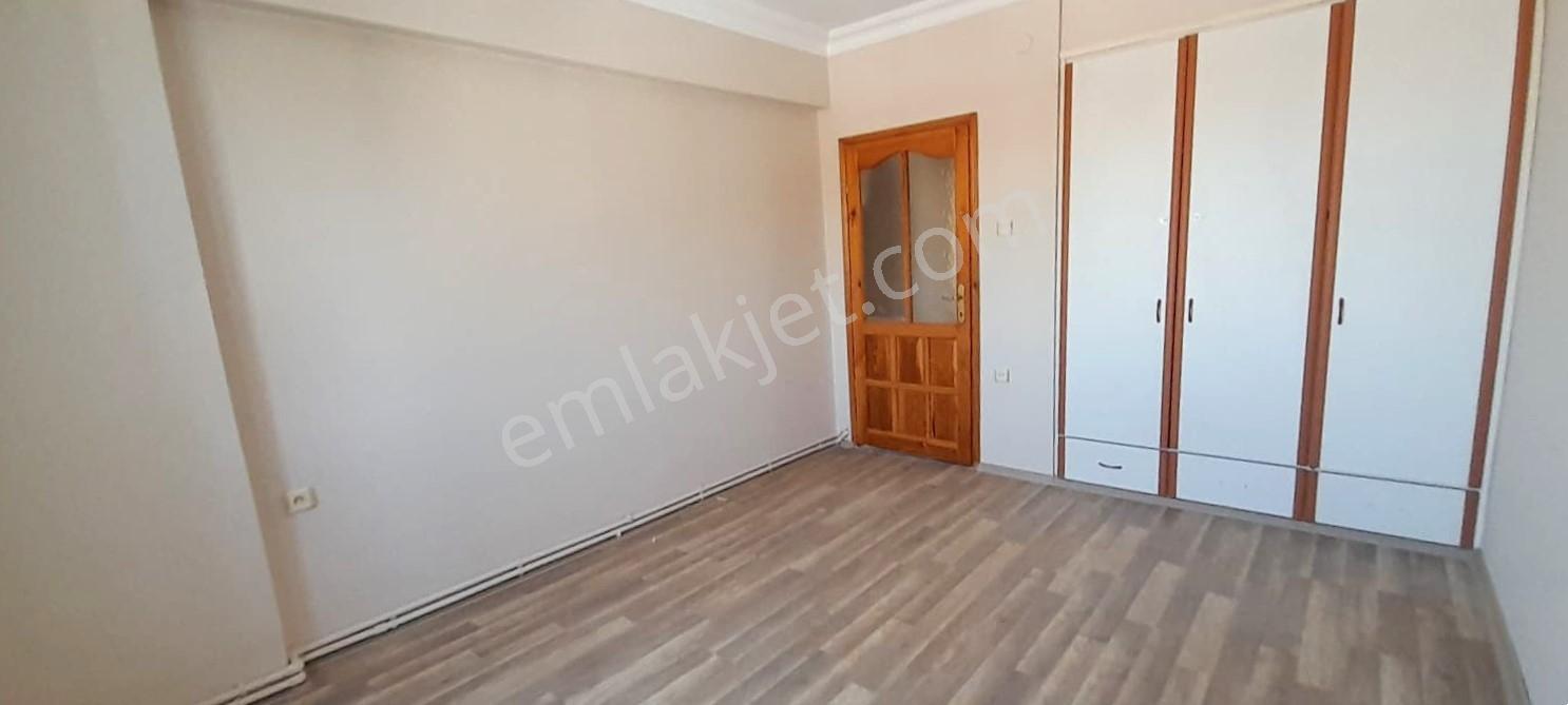 A.menders Özgülen Sitesi İçi Yenilenmiş,geniş 2+1 Kiralık Daire - Görsel 23