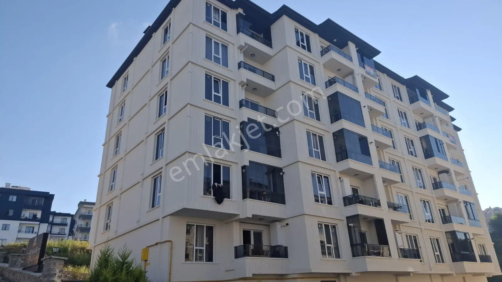 Remax Parla Kırseven Den Körfez De Eşyalı Kiralık 1+1 Daire