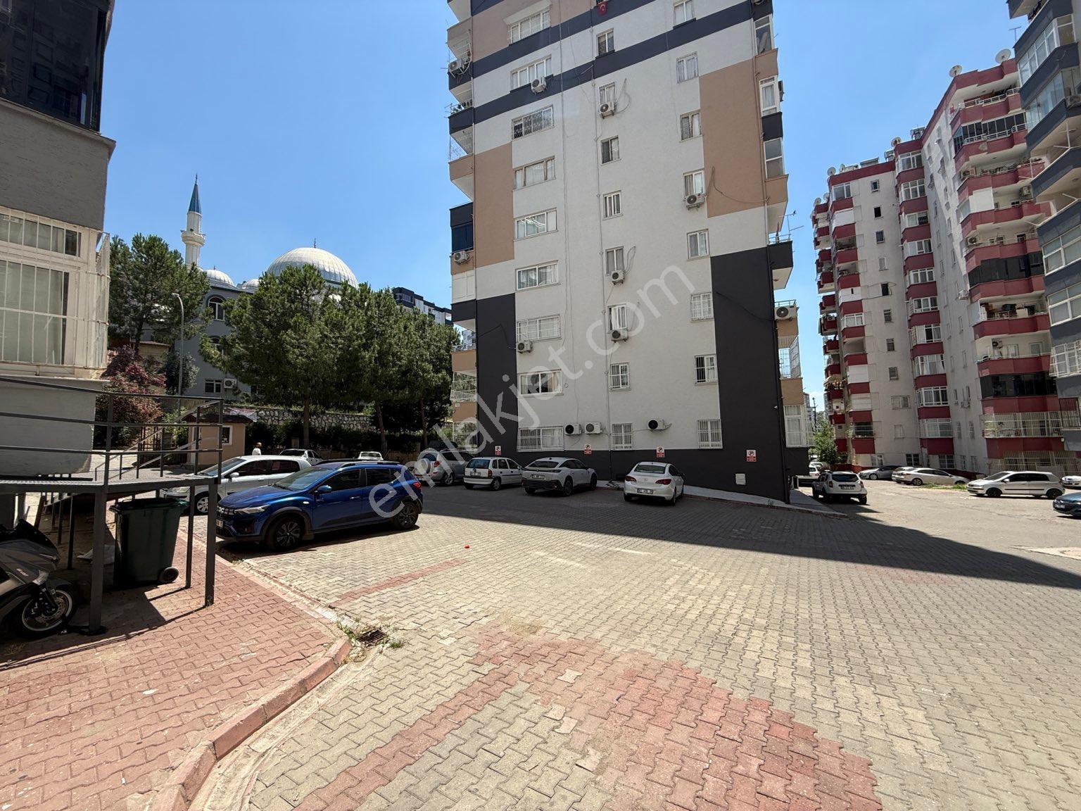 Huzurevleri Mahallesinde Hasarsız Binada İskanlı 3+1 Kapalı Mutfak Kombi Doğalgazlı Satılık Daire - Görsel 22