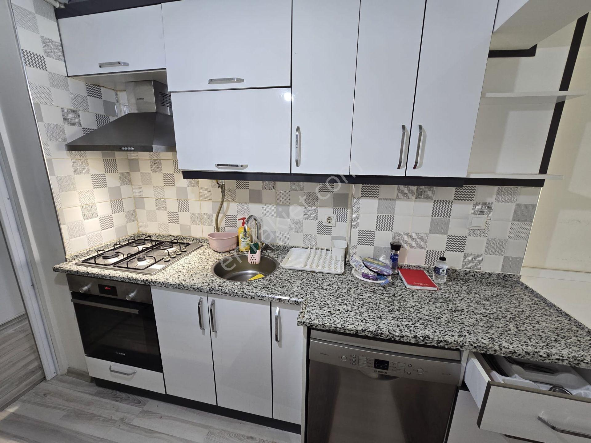 Bayraklı Özel Galen Hastanesi Karşısı Eşyalı Kiralık 3+1 Daire - Görsel 18