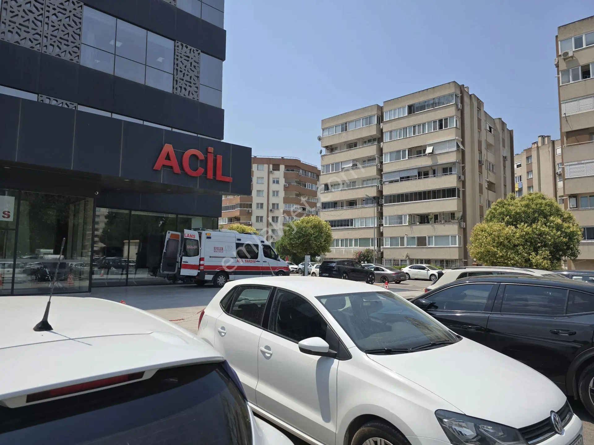 Bayraklı Özel Galen Hastanesi Karşısı Eşyalı Kiralık 3+1 Daire