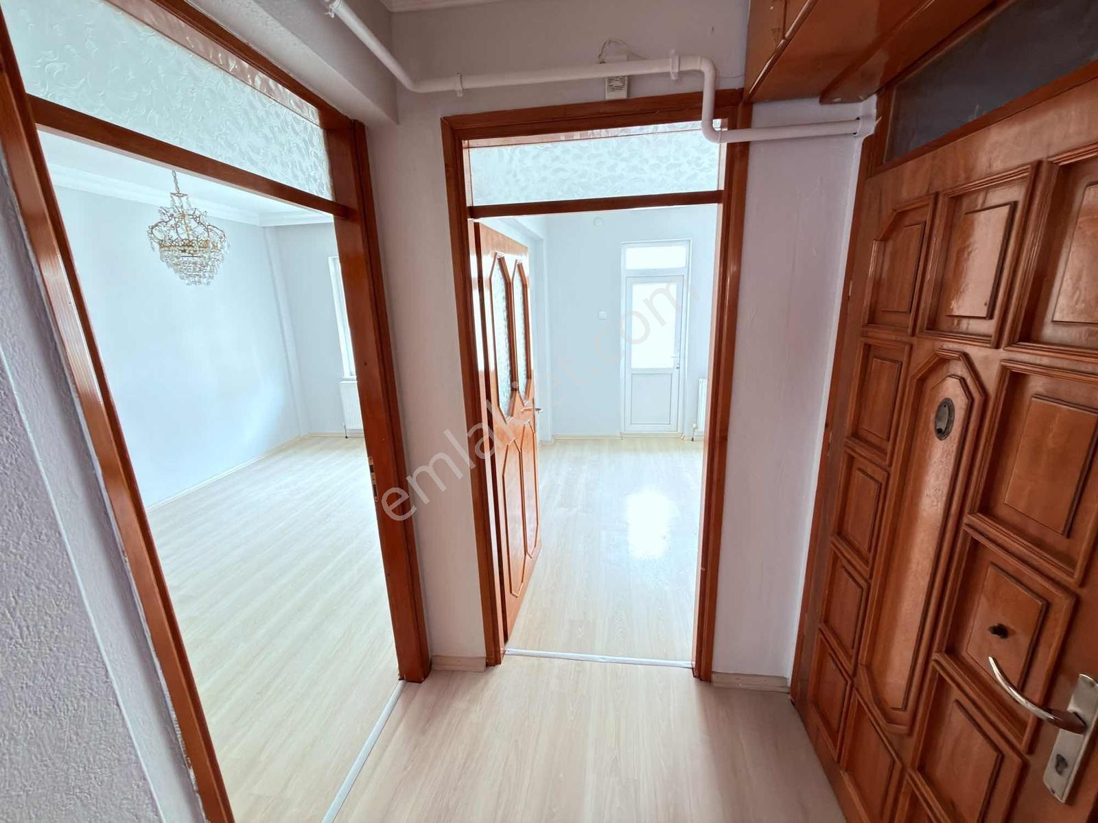 Burcu'dan Adliye Karşısı Geniş Arakat Balkonlu 2+1 Kiralık Daire - Görsel 16