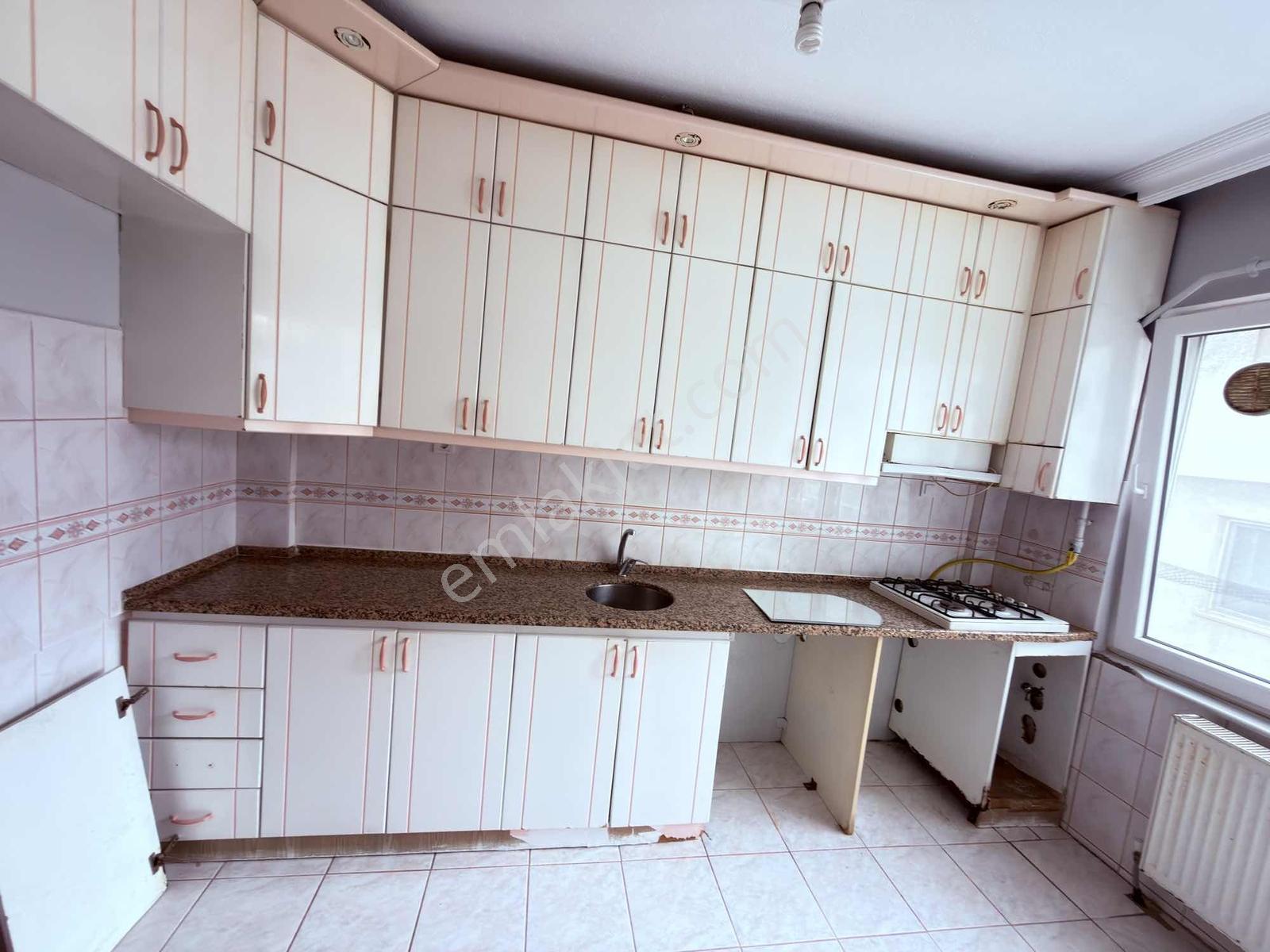 Burcu'dan Adliye Karşısı Geniş Arakat Balkonlu 2+1 Kiralık Daire - Görsel 13