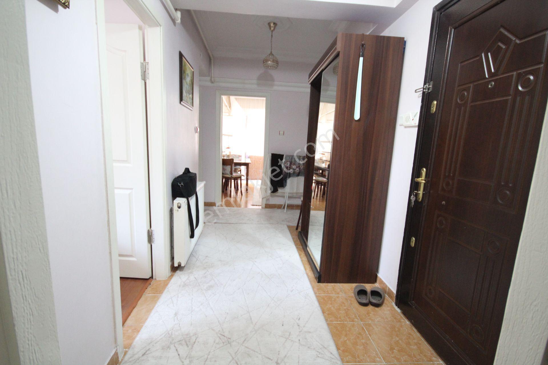 Old City Gayrimenkulden Soğanlı Meydanda 16yıllık 1.kat 130m2 Lx - Görsel 8