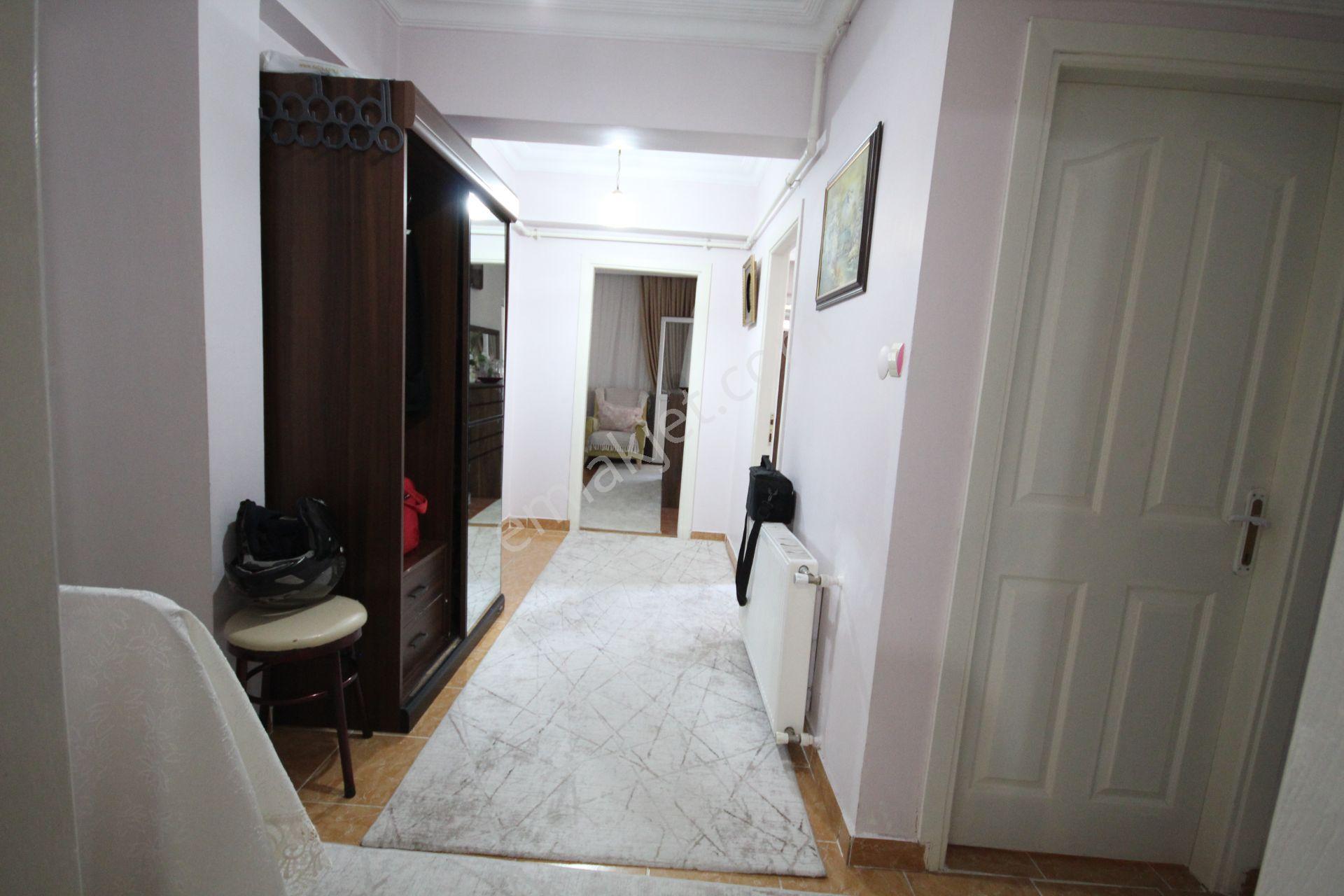 Old City Gayrimenkulden Soğanlı Meydanda 16yıllık 1.kat 130m2 Lx - Görsel 9