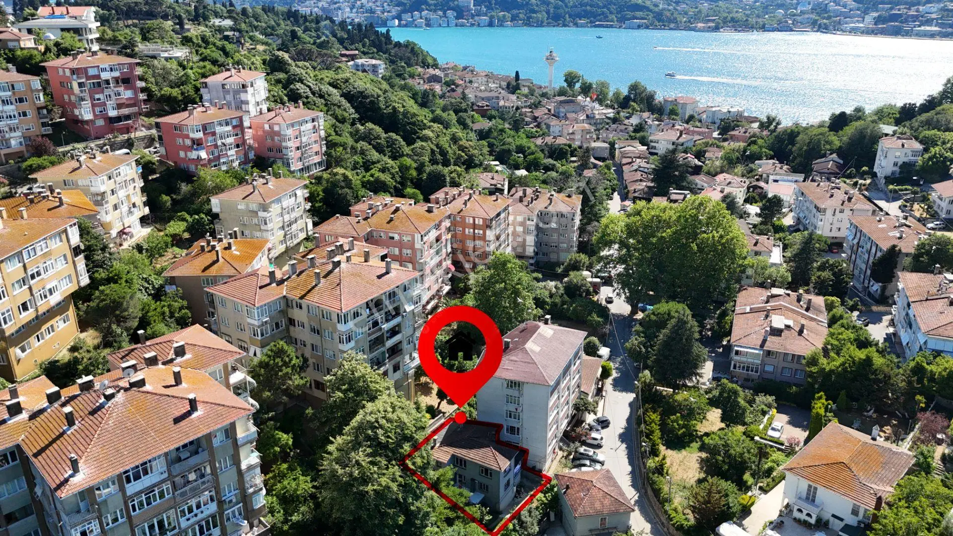 Kanlıca'da Deniz Manzaralı Bahçeli Müstakil Ev