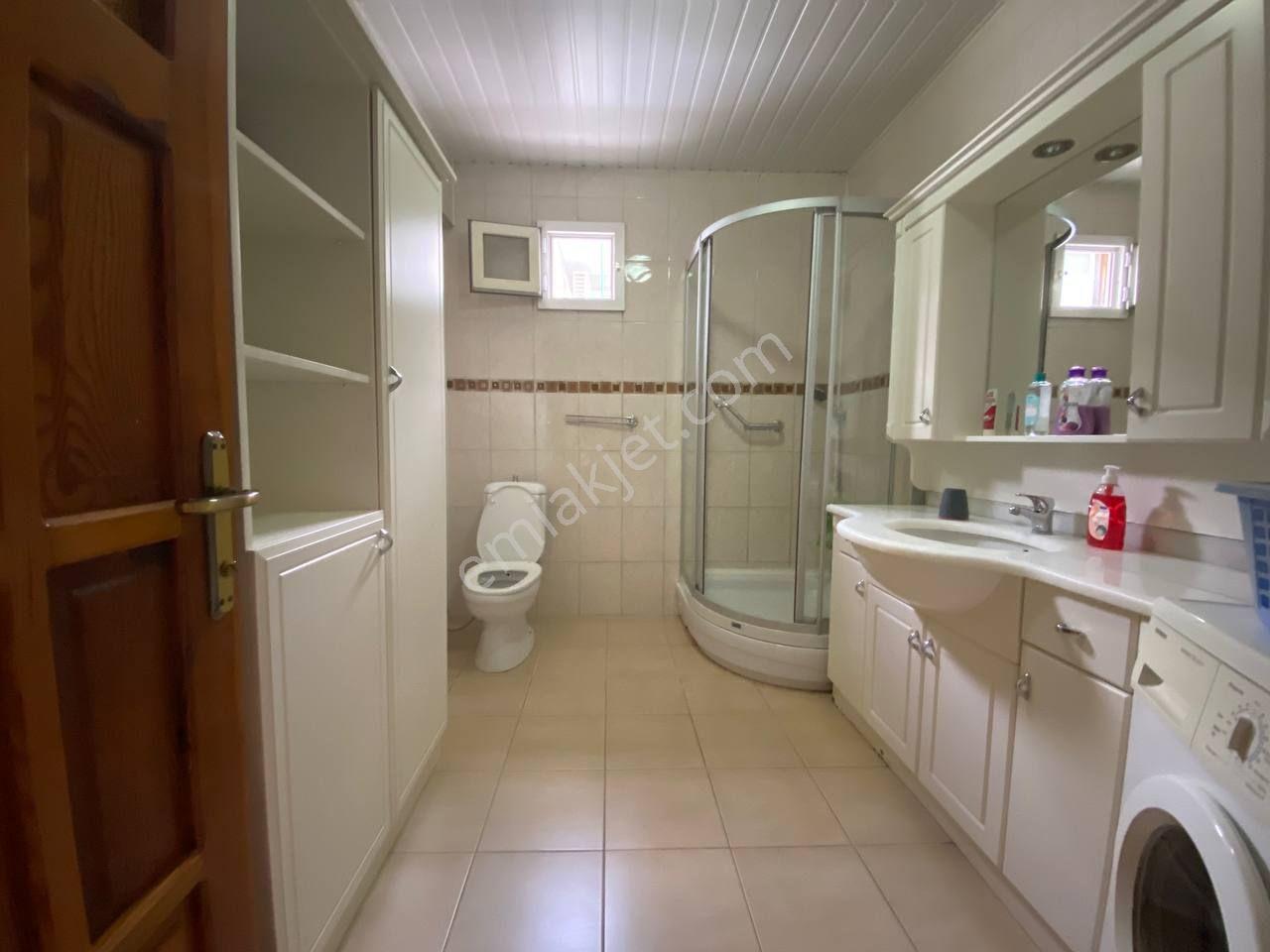 Alanya Merkez'de Denize Çok Yakın 3+1 Full Eşyalı Kiralık Daire - Görsel 21