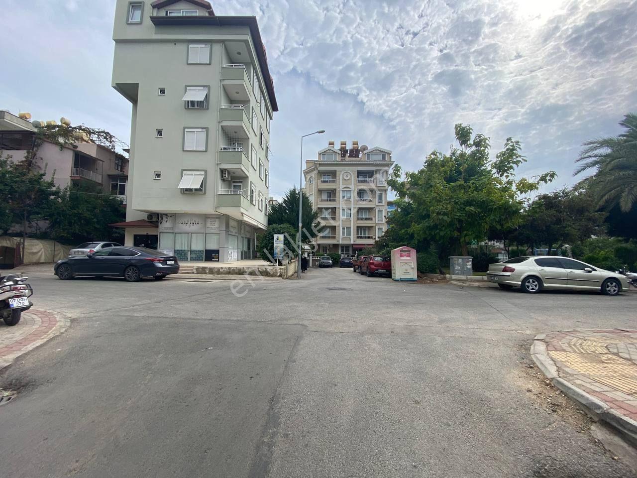Alanya Merkez'de Denize Çok Yakın 3+1 Full Eşyalı Kiralık Daire - Görsel 25