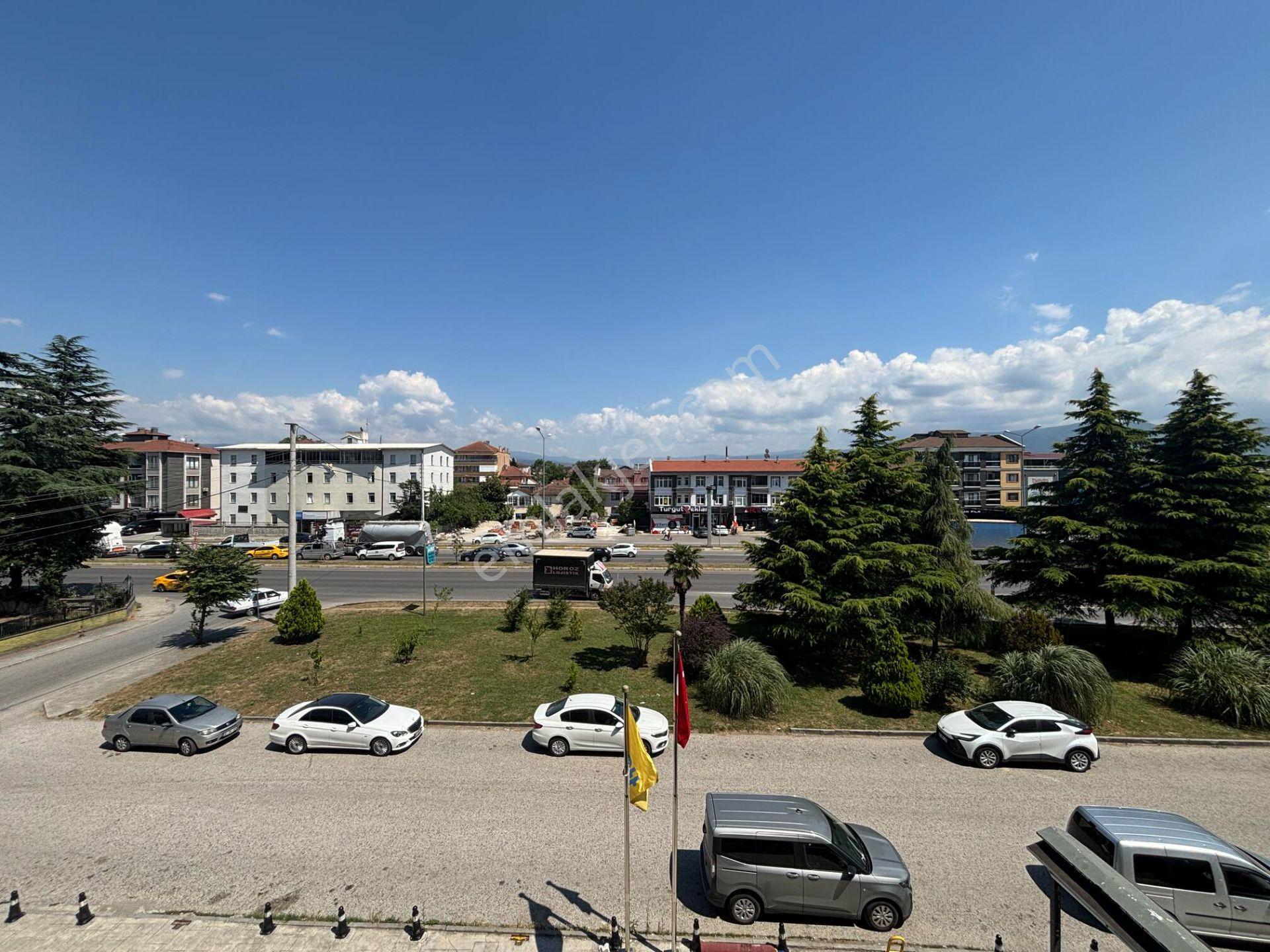Cedidiye Mahallesi'nde 3+1 135 M² Satılık Ara Kat Daire - Görsel 10