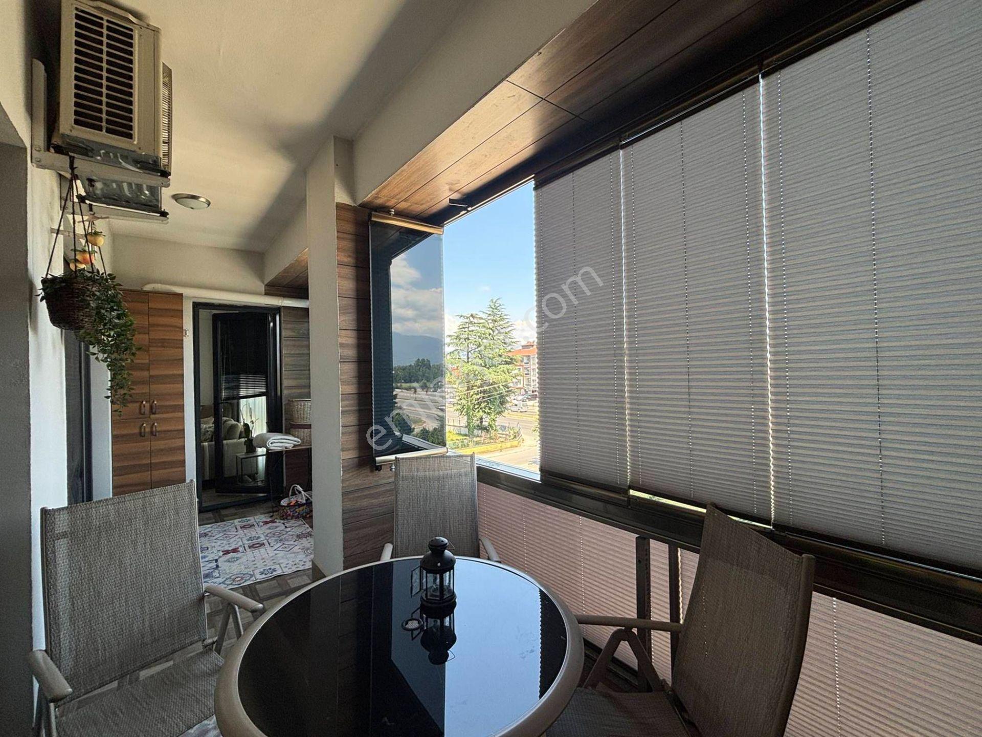 Cedidiye Mahallesi'nde 3+1 135 M² Satılık Ara Kat Daire - Görsel 22