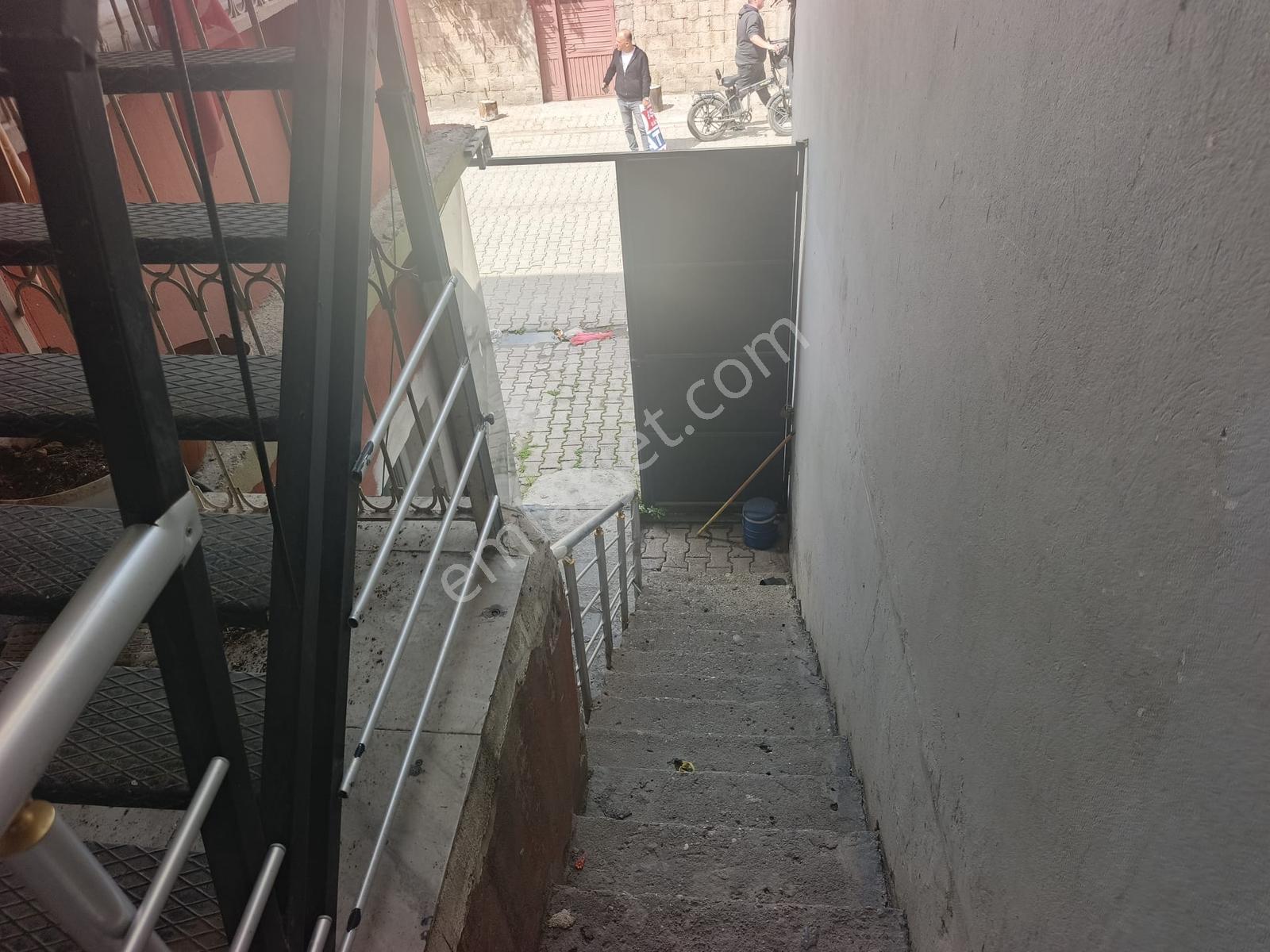 Narlıca 27 Mayıs Caddesi 2. Katlı Ana Yol Üstü 2+1 Bahçeli Ev - Görsel 33