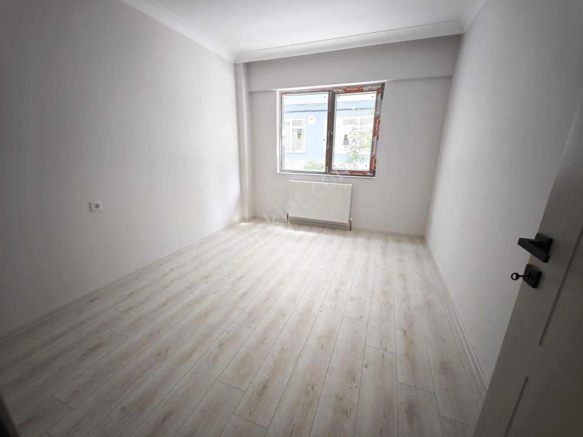 Güleryüz Sokak.ta Yeni Binada Giriş Kat 1+1 Satılık Daire - Görsel 5