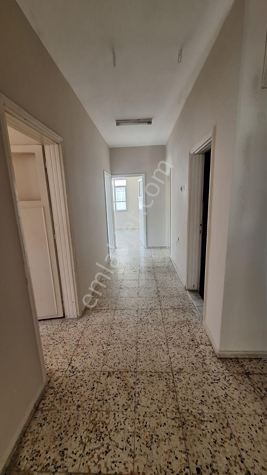 Yeşil Evler Cuma Pazarı Bitişigi 2/5 Katli Her Kat 3+1 120 M2 - Görsel 7