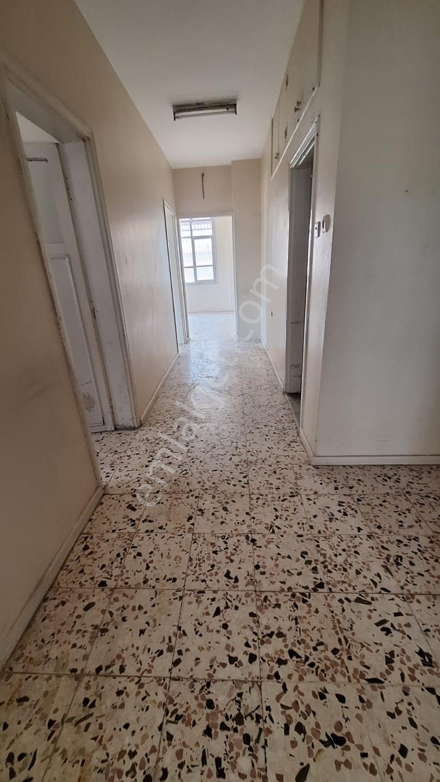 Yeşil Evler Cuma Pazarı Bitişigi 2/5 Katli Her Kat 3+1 120 M2 - Görsel 6